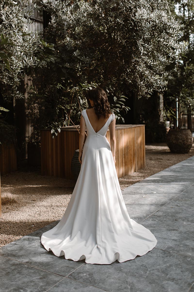 porsha-low-back-aline-plain-wedding-dresses