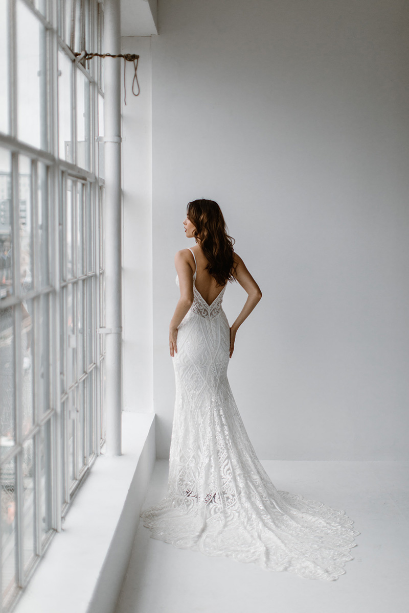 coco-low-back-ivory-fitted-bridal-gown